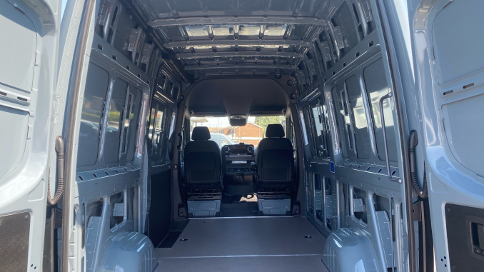 Mercedes-Benz Sprinter 319Cdi L2 Diesel Rwd 3.5t H2 Pro Van 9G-Tronic - Image 18